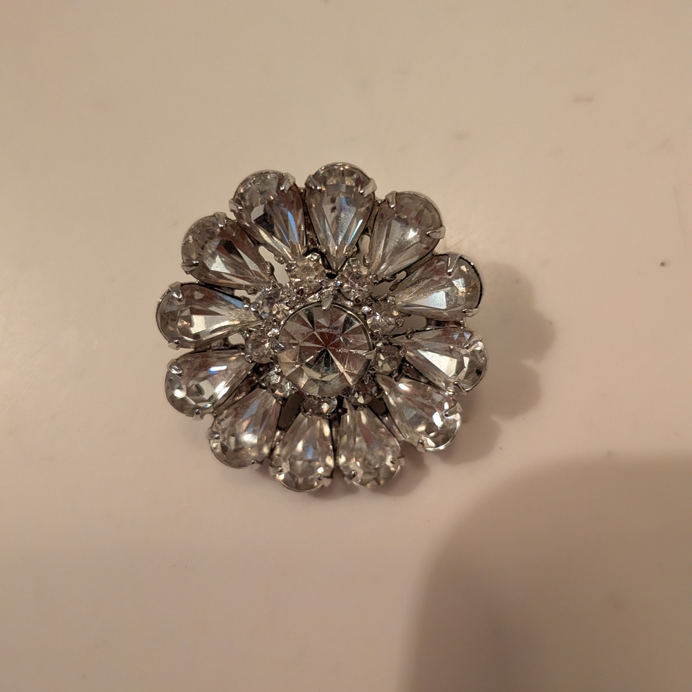MID CENTURY Elegant Clip on Rhinestone Earrings or Shoe Clips - Picture 2 of 4